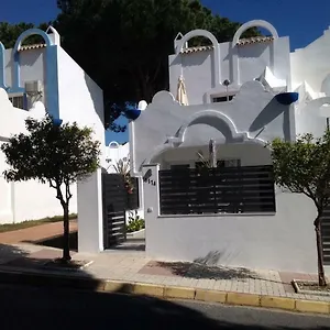 Hébergement de vacances Fabulous Private Corner Townhouse Close To Pools Sunny 3 Terraces, Marbellac